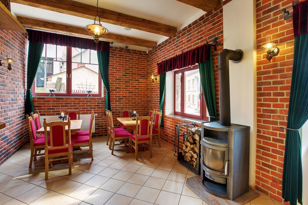 Hradni Basta Hotel Becov nad Teplou Exterior photo