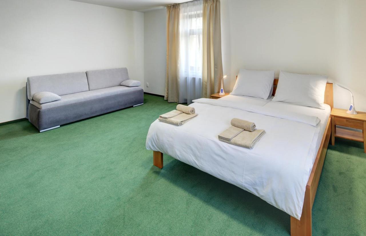 Hradni Basta Hotel Becov nad Teplou Exterior photo